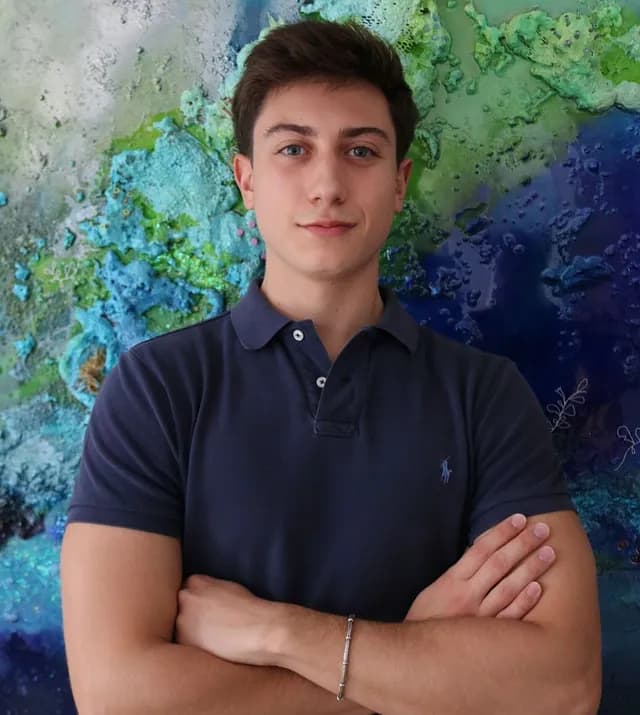 Noah Valderrama